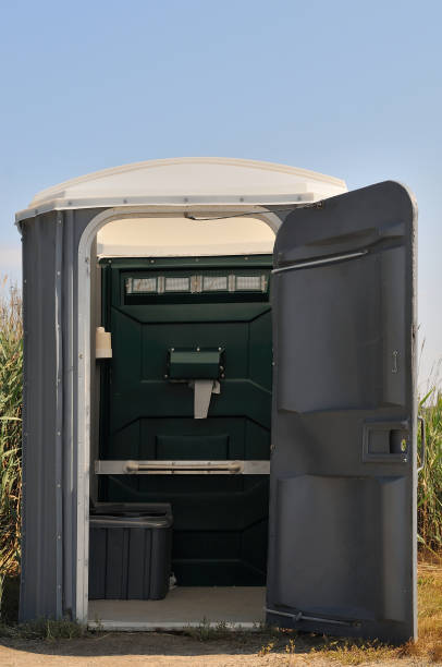Best Portable restroom trailer rental  in Palmer, TX